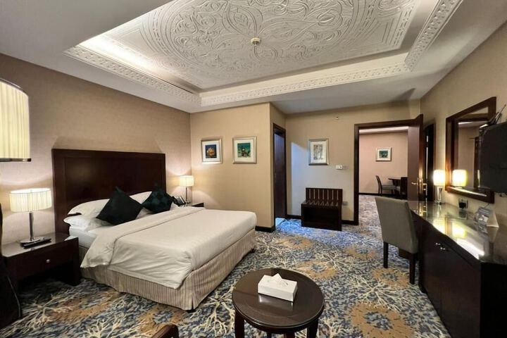 Room 2 of 6