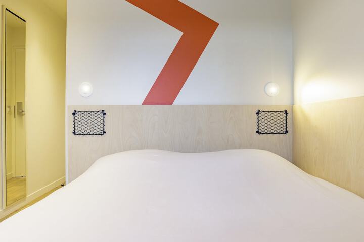 Room 7 of 38