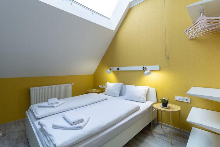 Room 21 of 146