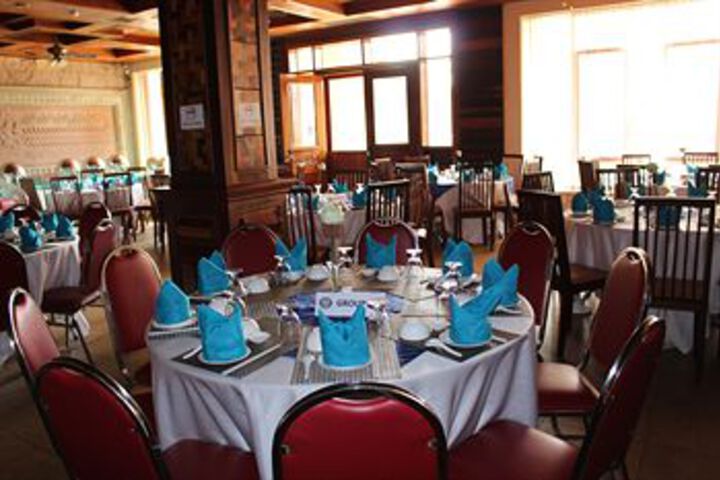 Dining 74 of 76