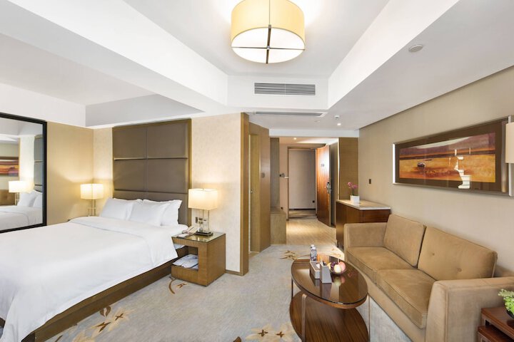 Room 5 of 38