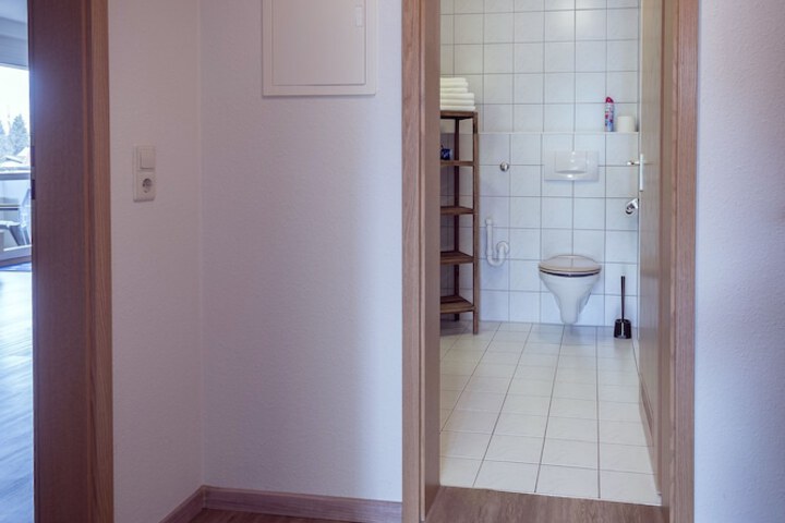 Room 2 of 69