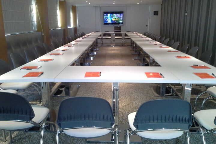 Business Center 29 of 31