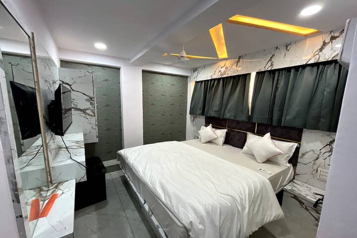 Room 8 of 21