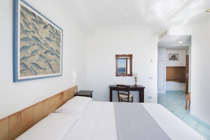 Room 15 of 70