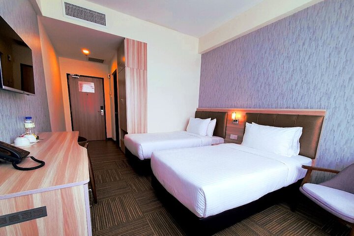 Room 10 of 22