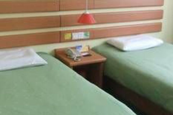 Room 26 of 32
