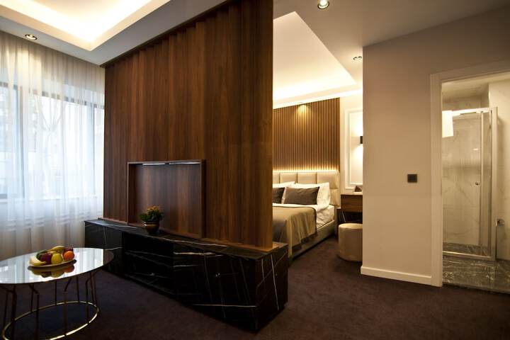 Room 58 of 76