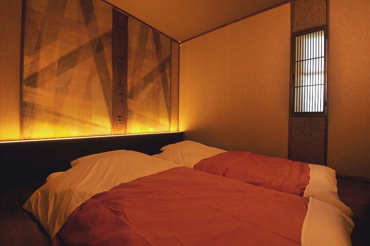 Room 19 of 165