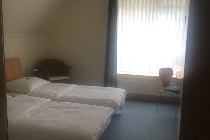 Room 2 of 7