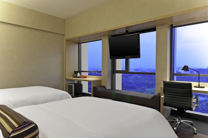 Room 4 of 56