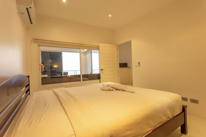 Room 5 of 19