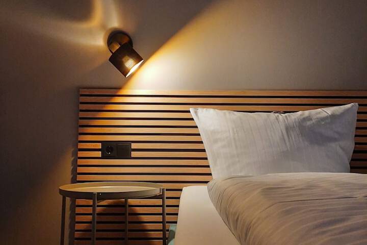 Room 13 of 31