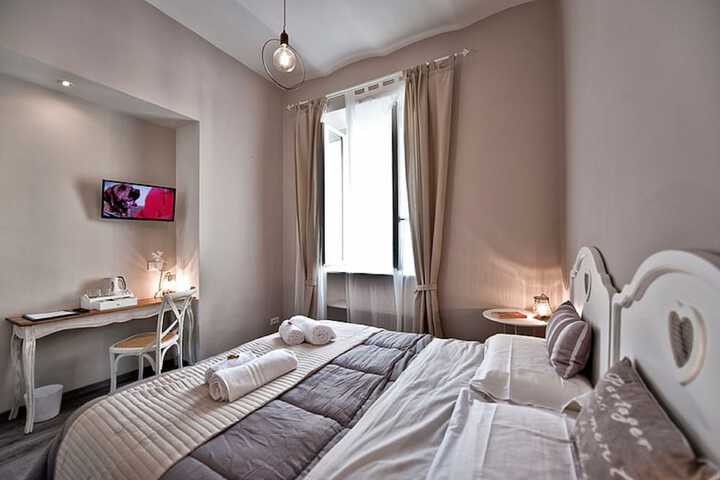 Room 33 of 82