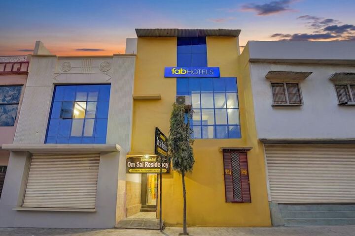 Fabhotel Om Sai Residency