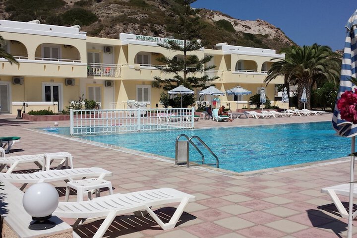 Hotel with Pool