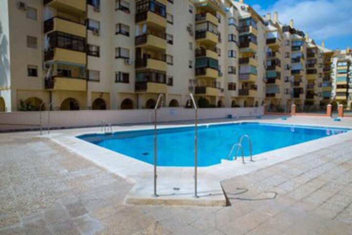 Pool 53 of 157