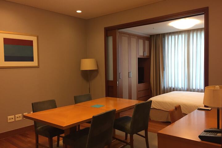 Room 10 of 47