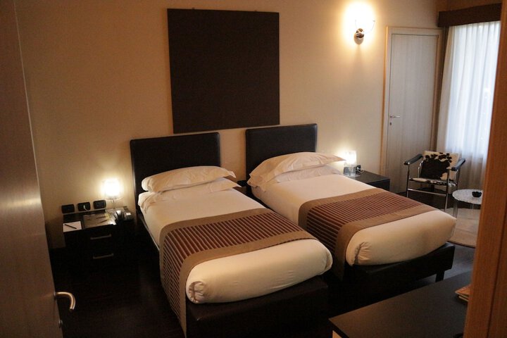 Room 20 of 39