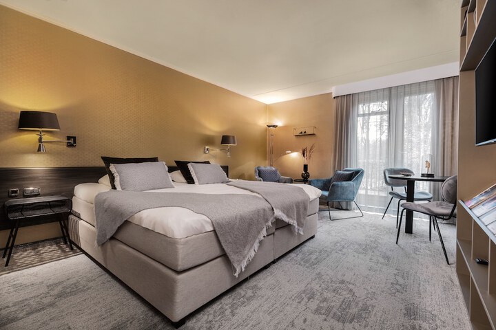 Room 8 of 37