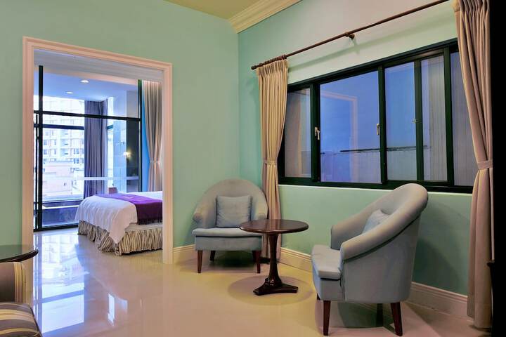 Room 3 of 51