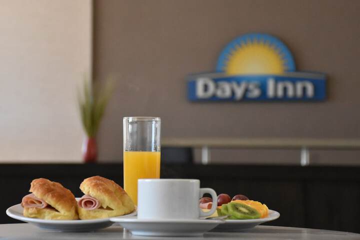 Breakfast/Coffee Service 38 of 51