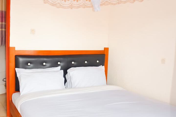 Room 10 of 26