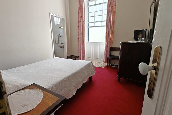 Room 49 of 141