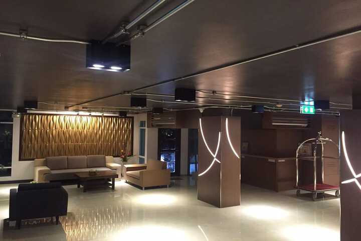 Guest Lobby