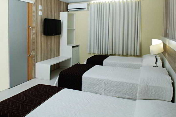 Room 8 of 10