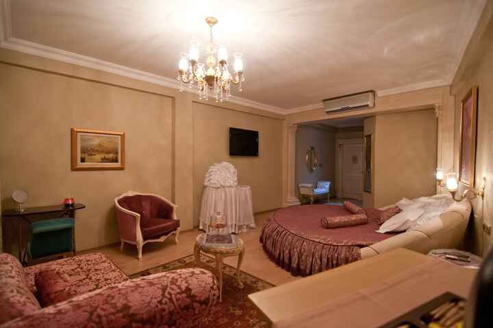Room 19 of 49