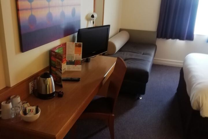 Room 12 of 35