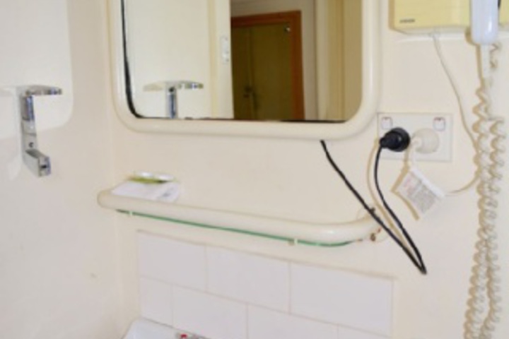 Room 180 of 768