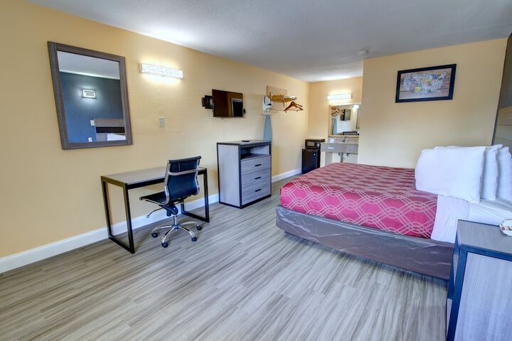 1 King Bed Accessible (1 of 14)
