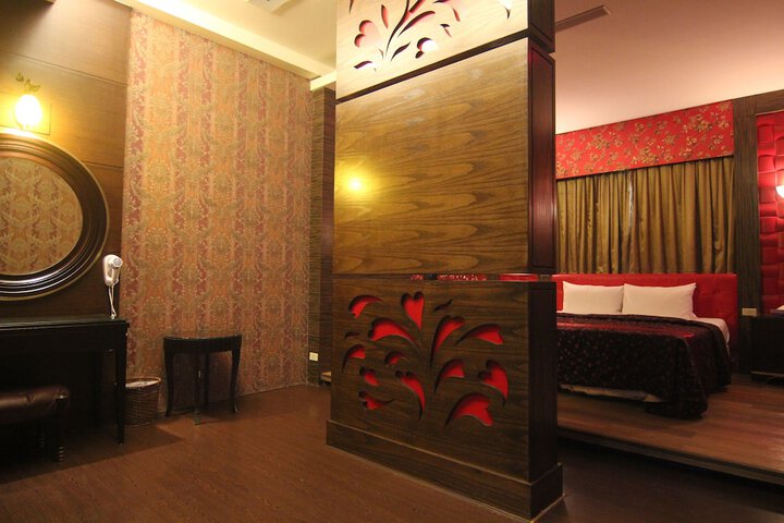 Room 15 of 56