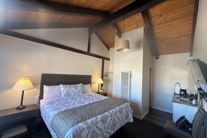 Room 13 of 89