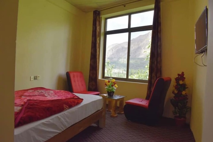 Room 9 of 9