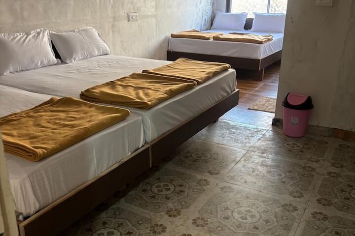Room 10 of 19