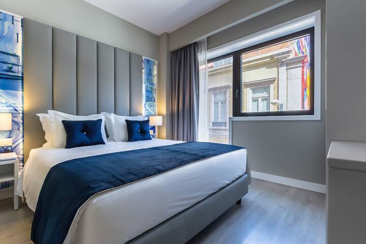 Room 8 of 32