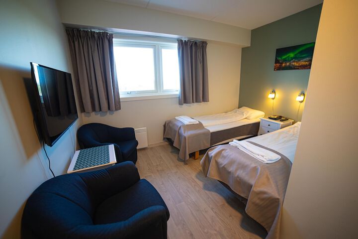 Room 11 of 32
