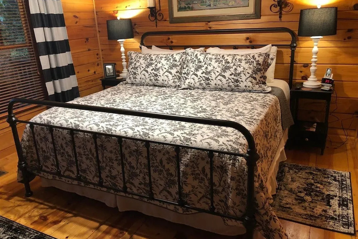Room 2 of 18