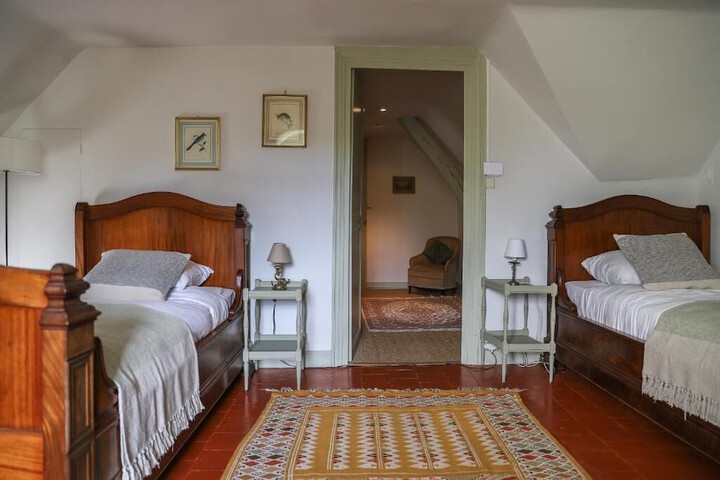 Room 2 of 89