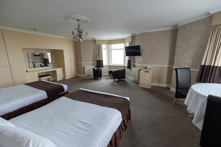 Room 32 of 44