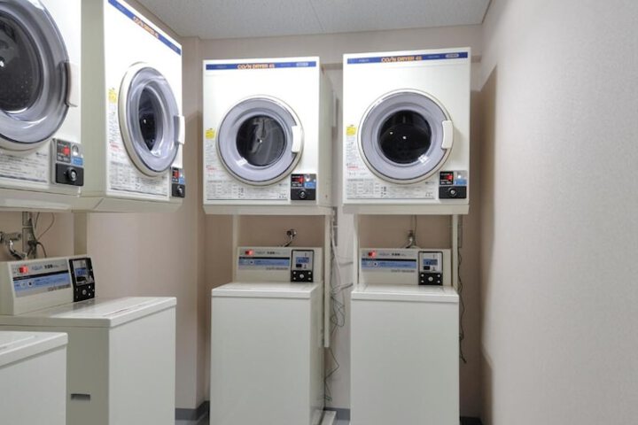 Laundry 16 of 40
