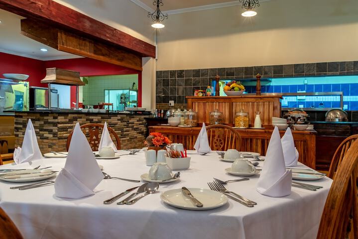 Dining 54 of 68