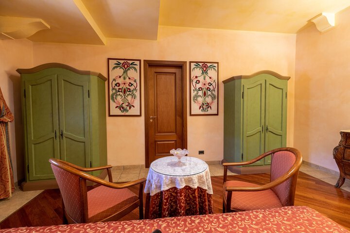 Room 43 of 80