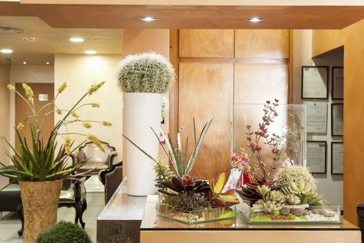 Concierge desk