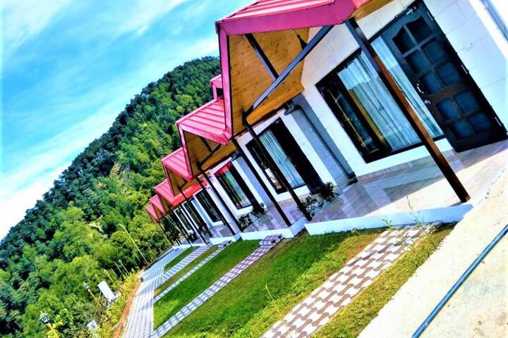 Resort Extreme Village