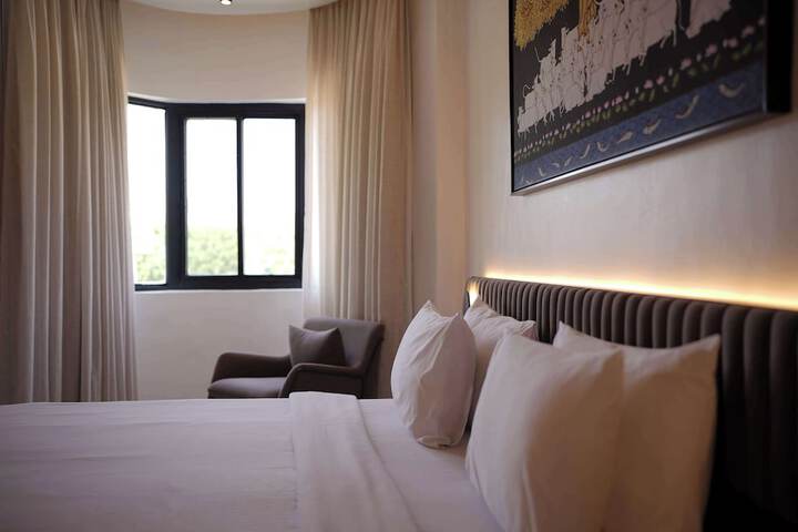 Room 19 of 162