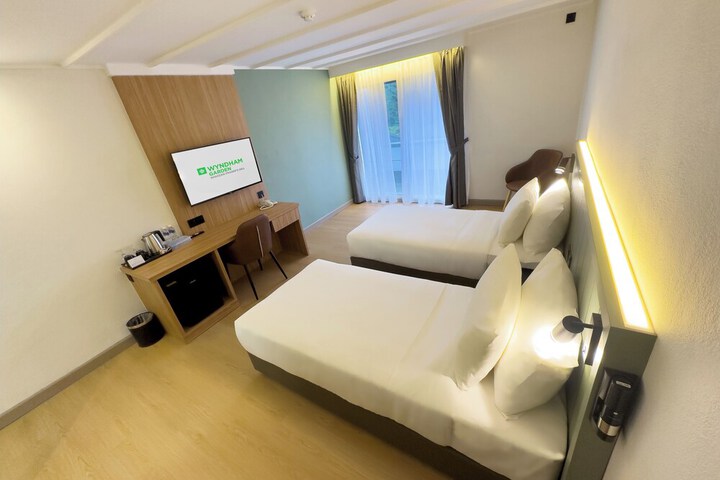 Room 7 of 64